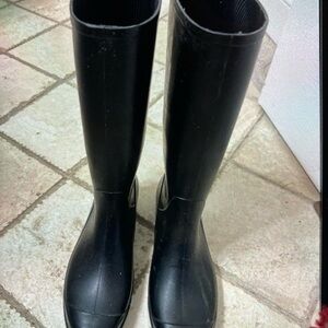 Classic Black Women's Winter Boots